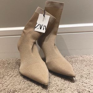 NWT - ZARA creamy sparkly sock boots - 37